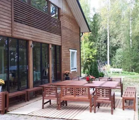 Huvila * Uurainen